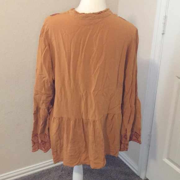 boho western style Cato top with bell sleeves - Picture 3 of 6